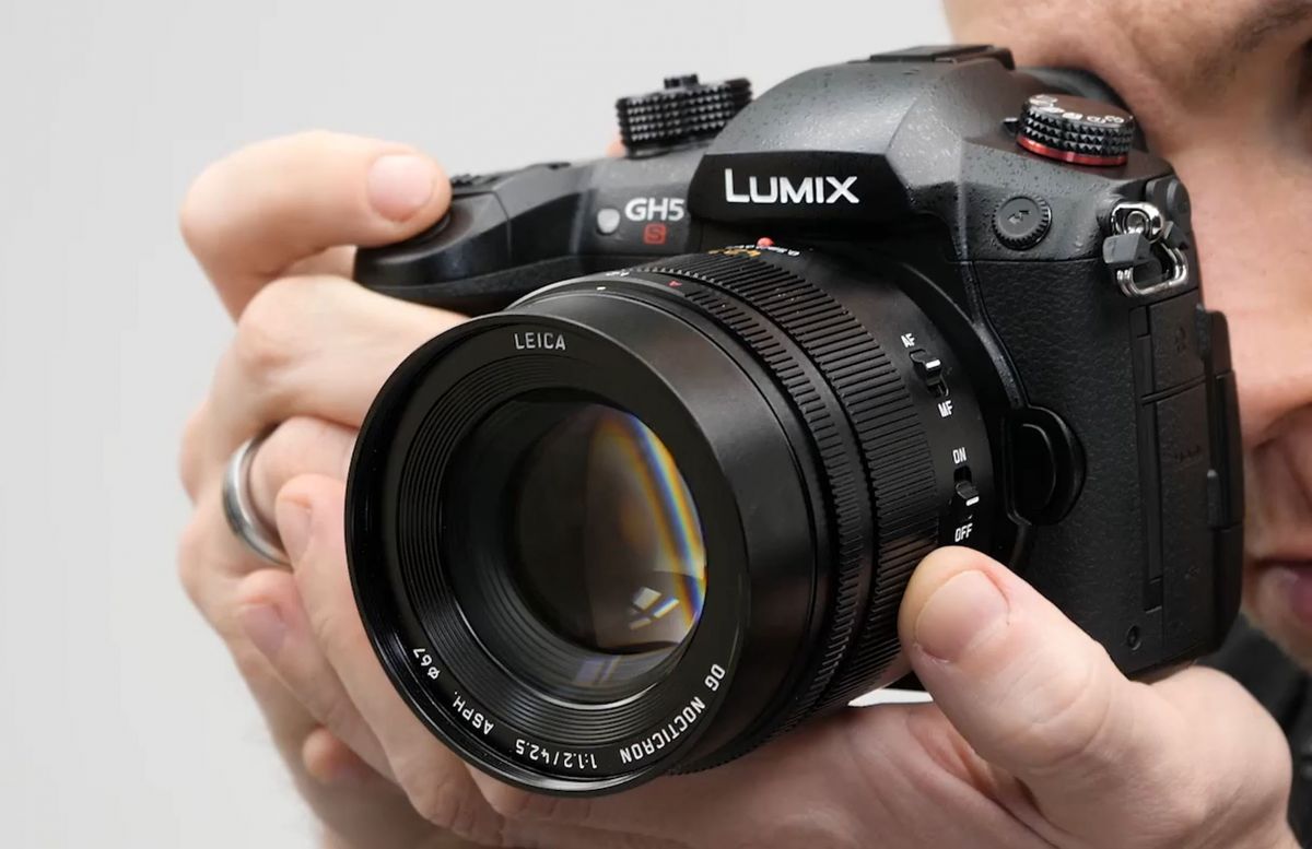 камера Panasonic Lumix GH5S