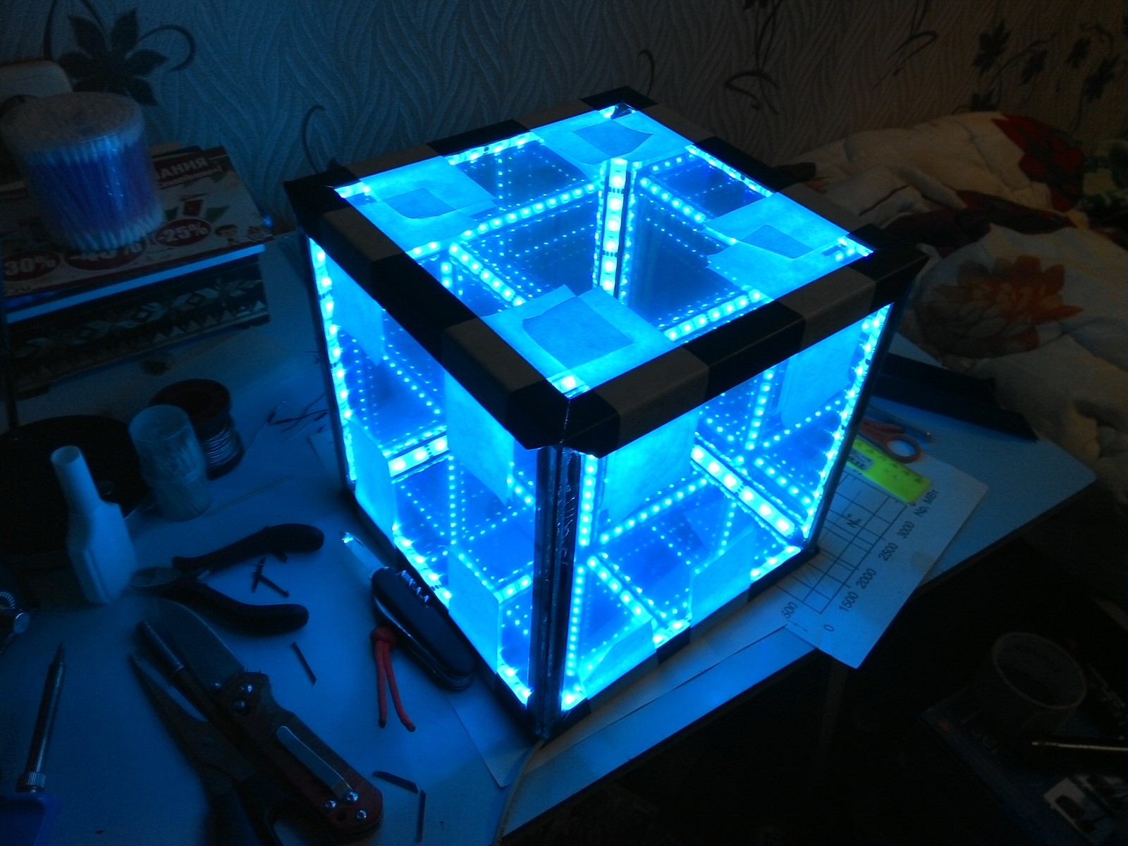 Зеркальный светодиодный куб