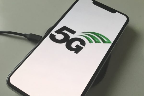 Новые iPhone начнут поддерживать 5G с 2020 года