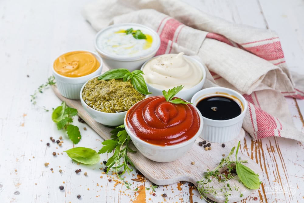 Соусы, которые придают блюду вкус: кетчуп, майонез и другие любимые заправки